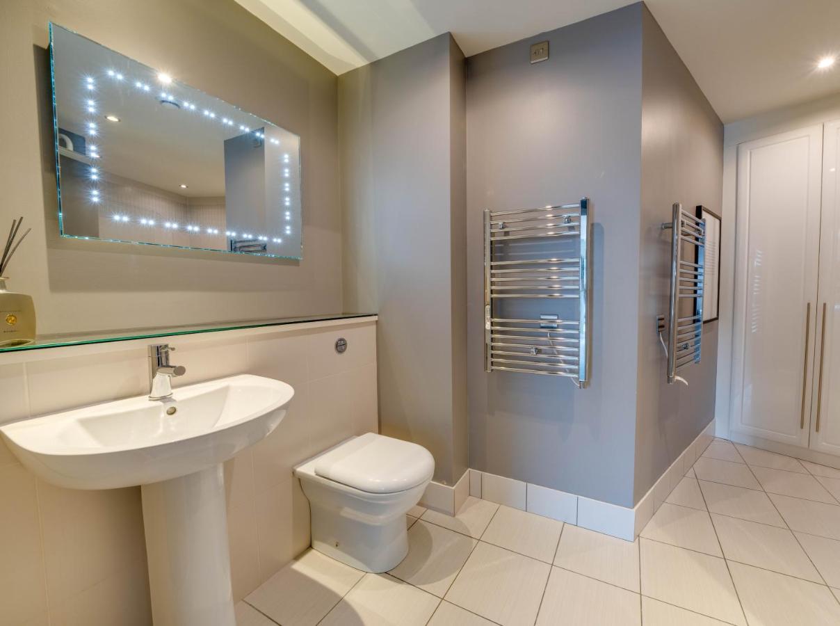 Tallest Building In The City Centre Sleeps 5 Incredible City Mountain And Lagan Views Belfast Exterior photo