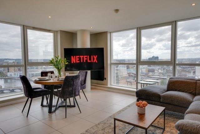 Tallest Building In The City Centre Sleeps 5 Incredible City Mountain And Lagan Views Belfast Exterior photo